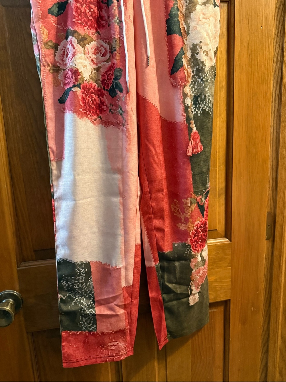 Women’s NWOT large (8/10) Floral Patchwork Drawstring Pants - Picture 2 of 3